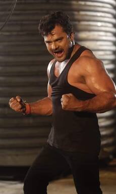 खेसारी लाल यादव ने बनाई सलमान खान जैसी बॉडी