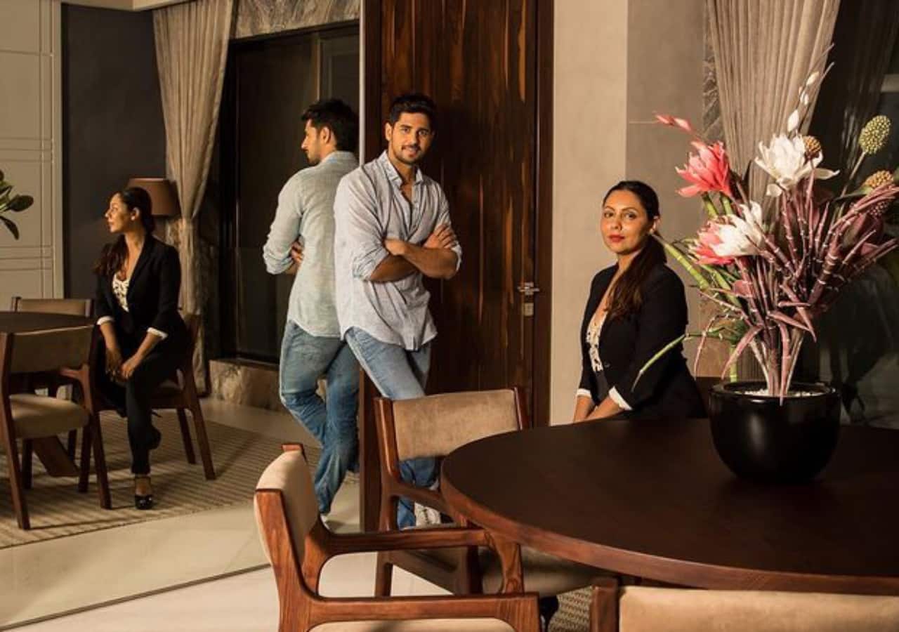 घर में एक साथ पोज देते नजर आए सिद्धार्थ मल्होत्रा और गौरी खान (Gauri Khan)