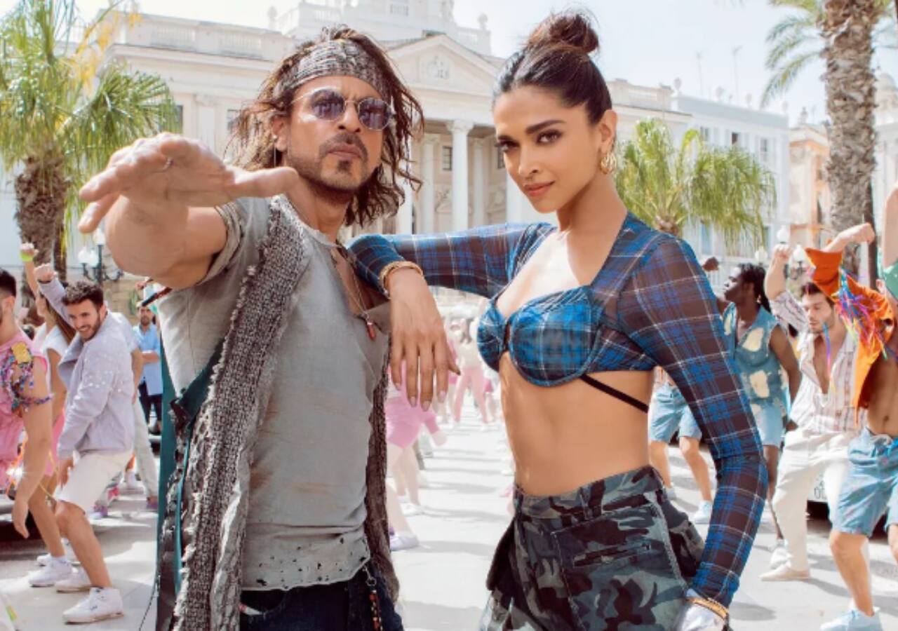 Pathaan success effect: Shah Rukh Khan all set to replace Aamir Khan as the brand ambassador of a digital payment app? Here's what we know