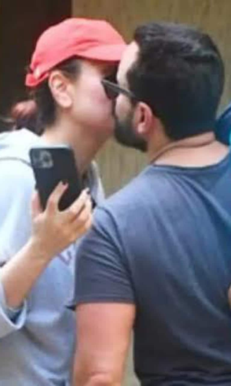 Happy Kiss Day 2023: Kiara Advani-Sidharth Malhotra and more celebs who  locked lips in public