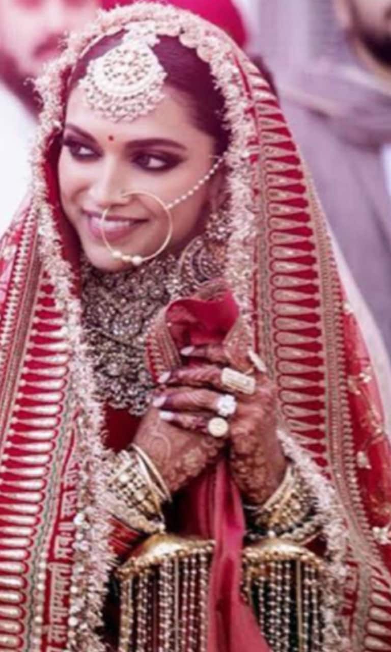 10 Actresses Who Ditched Red Wedding Lehenga: Rakul Preet Singh To Anushka  Sharma