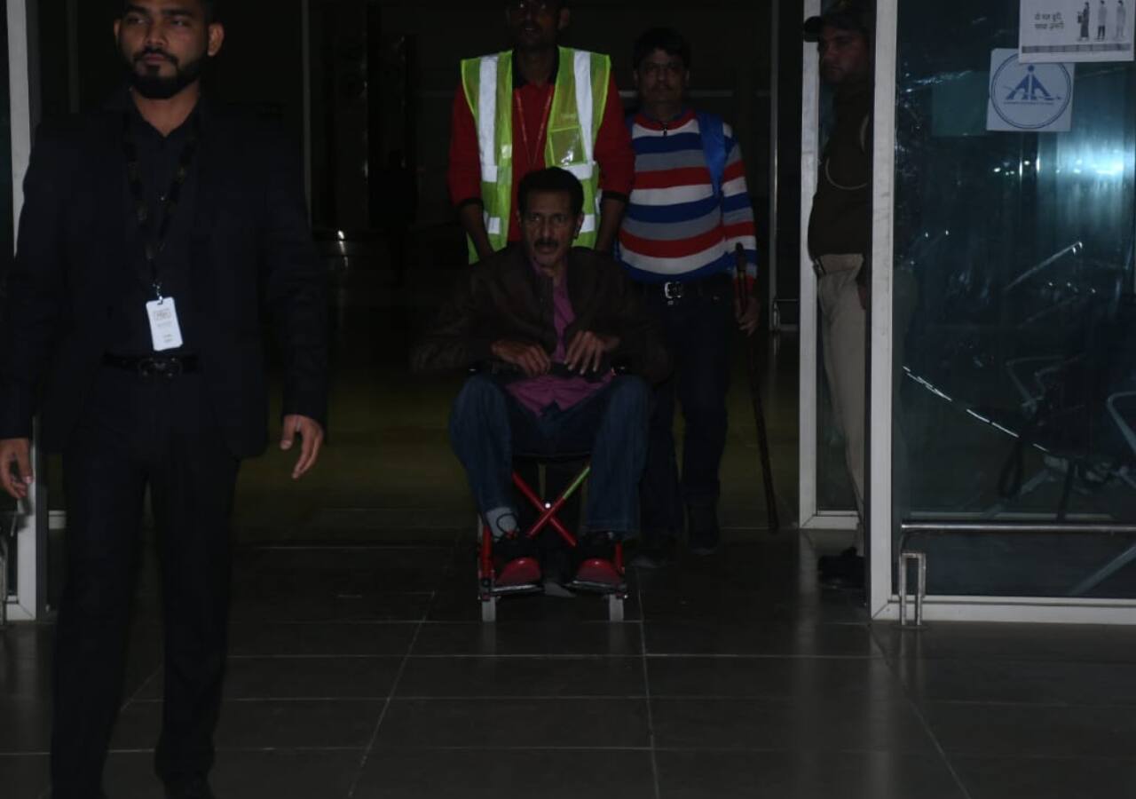 Sidharth Malhotra-Kiara Advani Wedding in Jaisalmer: Sidharth's father at the airport 