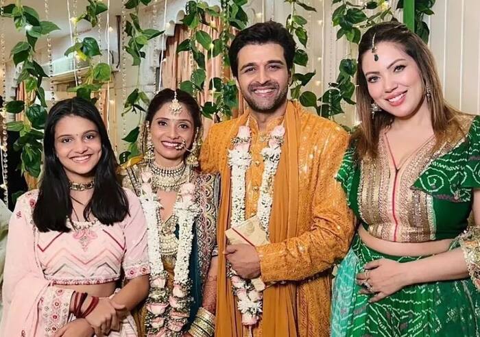 ग्रीन लहंगे में खूबसूरत लगीं मुनमुन दत्ता