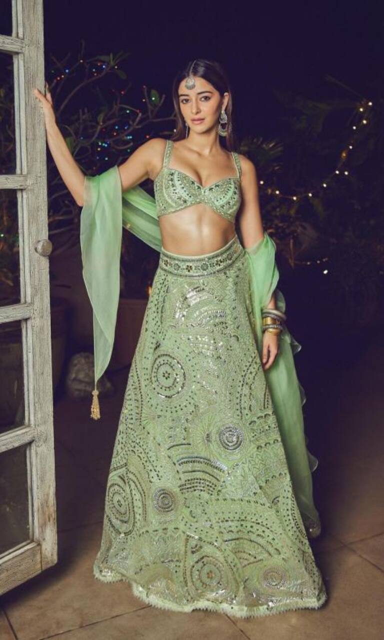 Top 10 Bollywood divas who wore bold and risque blouse