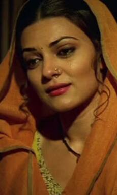 Top 10 Bollywood celebs who got awkward during intimate scenes