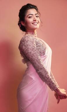 Top 10 South Indian actresses hottest saree looks