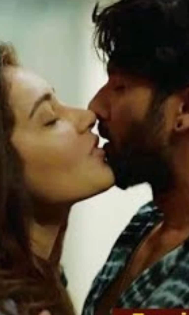 Top 10 hottest kissing scenes in Indian movies