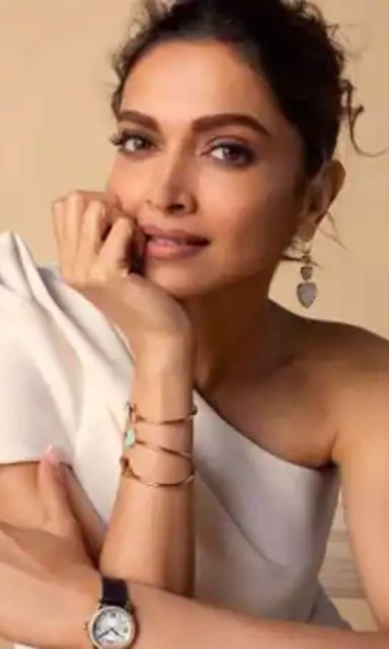 Deepika Padukone posts pic of her 'hand' from Kenya, fans say her 'random  clicks are back': see inside | Hindi Movie News - Times of India