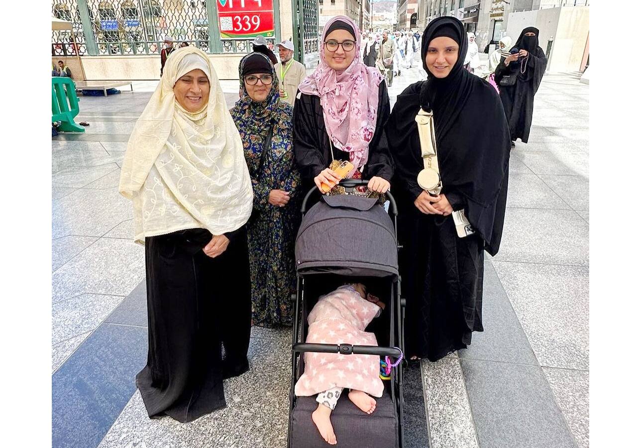 Sania Mirza visits Mecca Madina with her family and son Izhaan ...