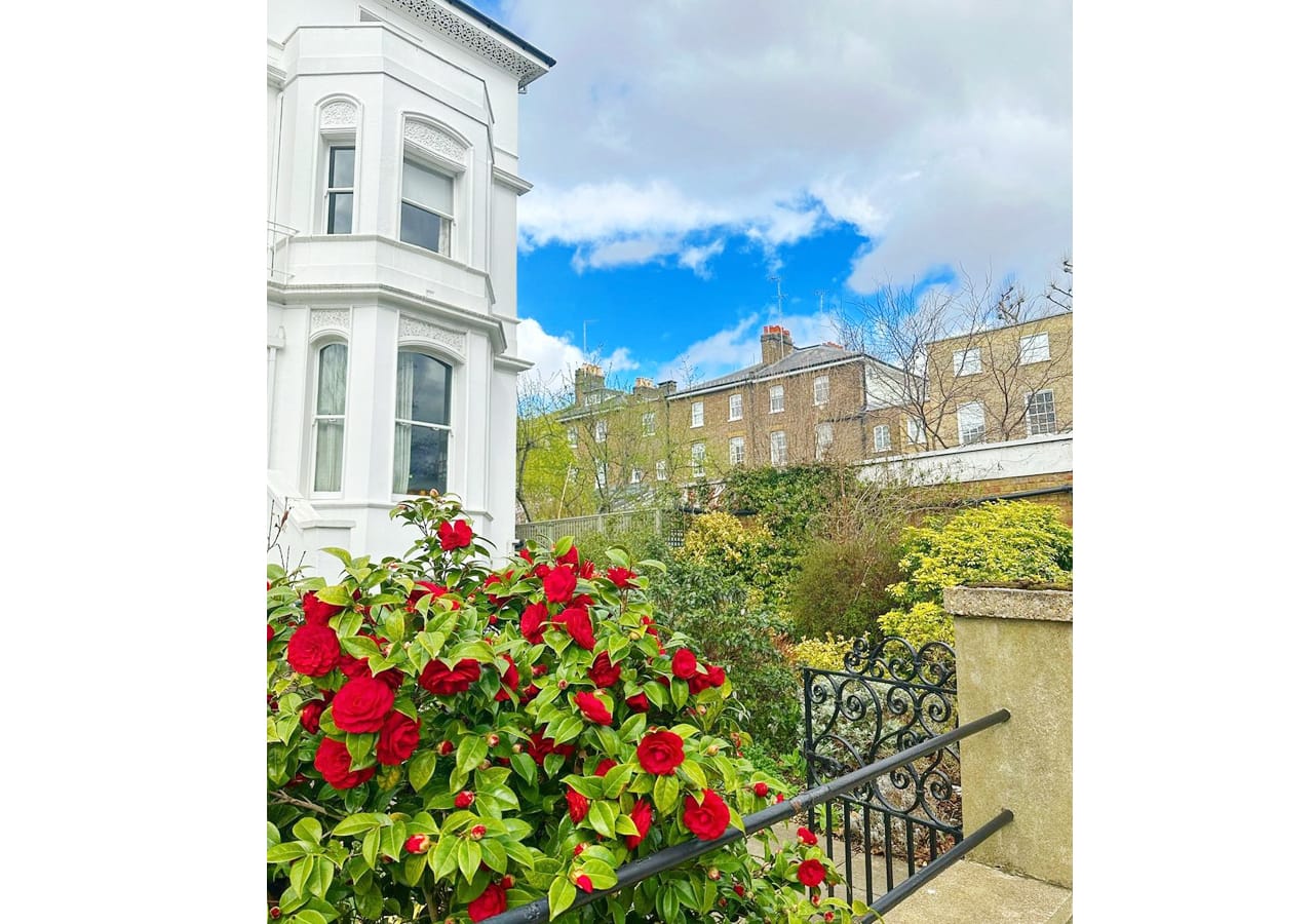 Sonam Kapoor shared beautiful pictures from Notting Hill.