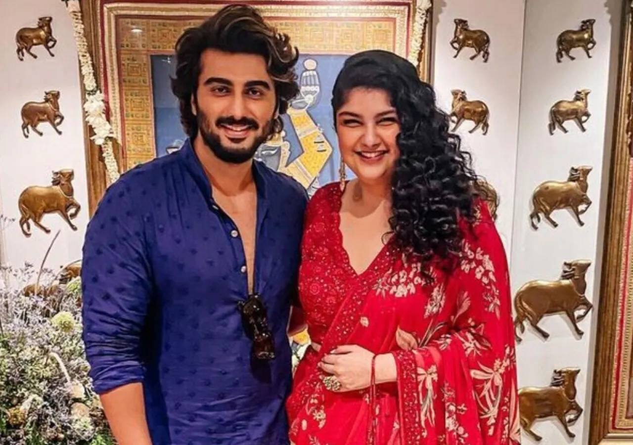 Lakme Fashion Week: Arjun Kapoor turns the biggest cheerleader for sister Anshula Kapoor; their cute video is unmissable [WATCH] 