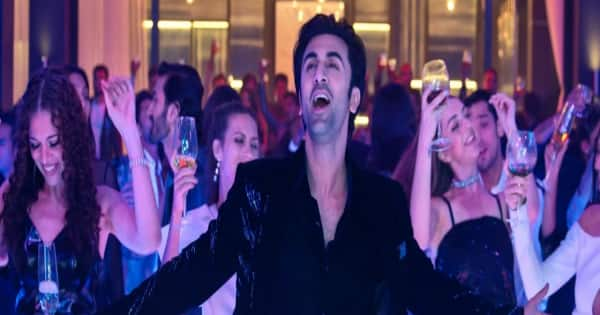 Tu Jhoothi Main Makkar Trailer: Ranbir Rocks. Shraddha Sizzles. - Rediff.com