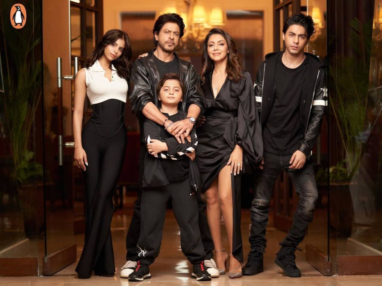 Gauri Khan ने शेयर की अपने परिवार की तस्वीर, फैंस ने कहा- 'द पठान फैमिली'