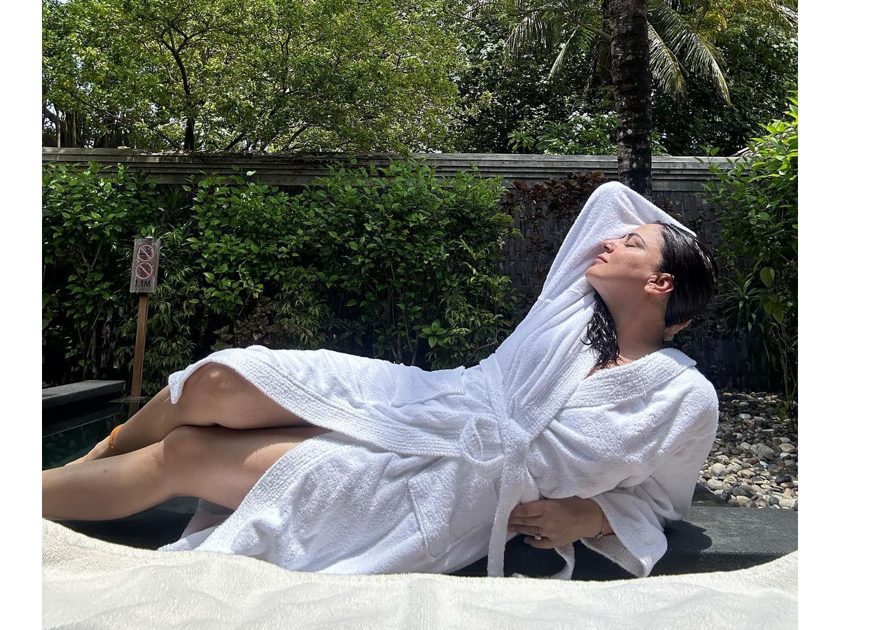 Shraddha Arya recreating honeymoon pictures?