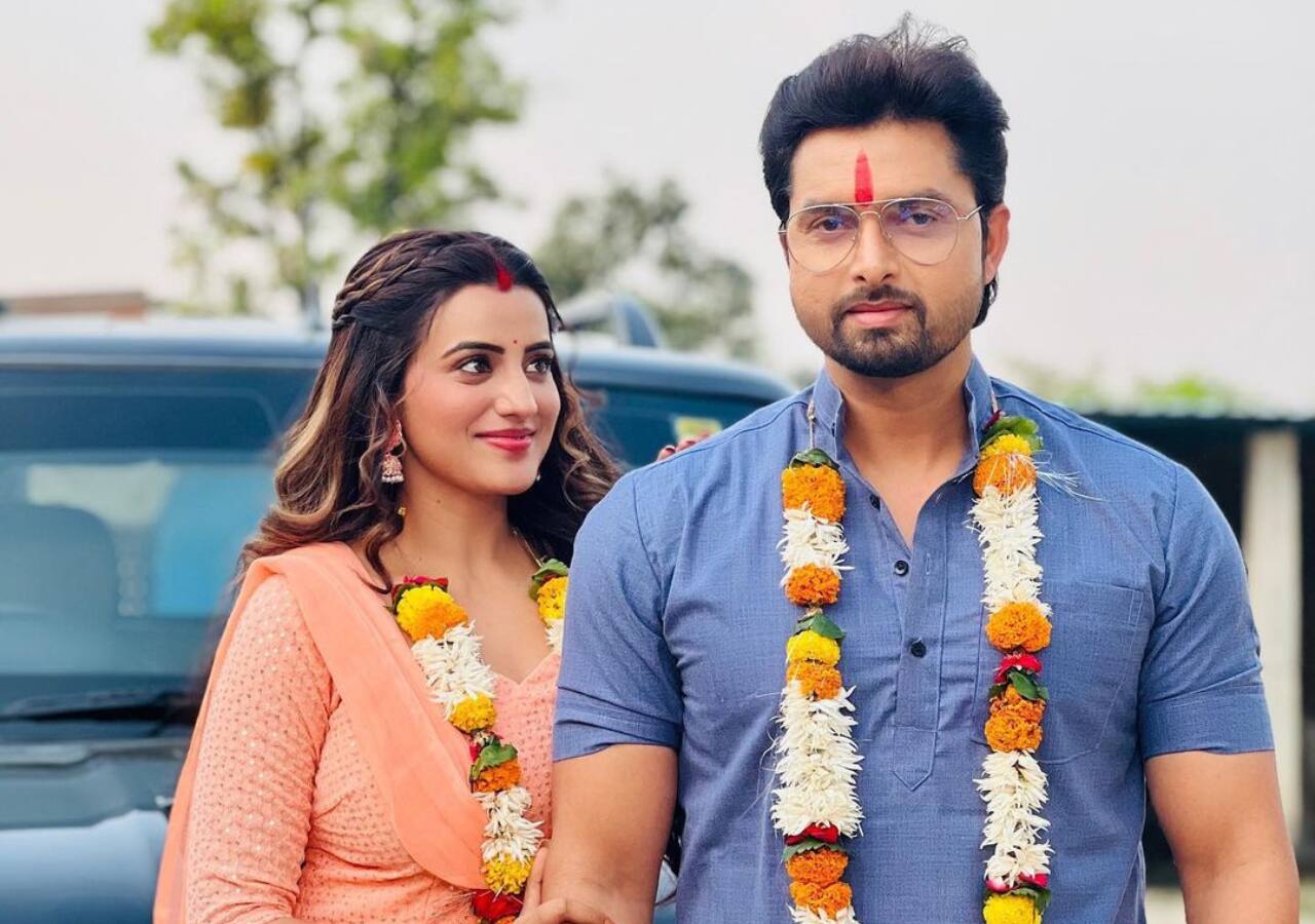 Akshara Singh ने मांग में सिंदूर लगा मोनालिसा के पति संग शेयर की फोटो, लिखा- 'जानू आई लव यू'