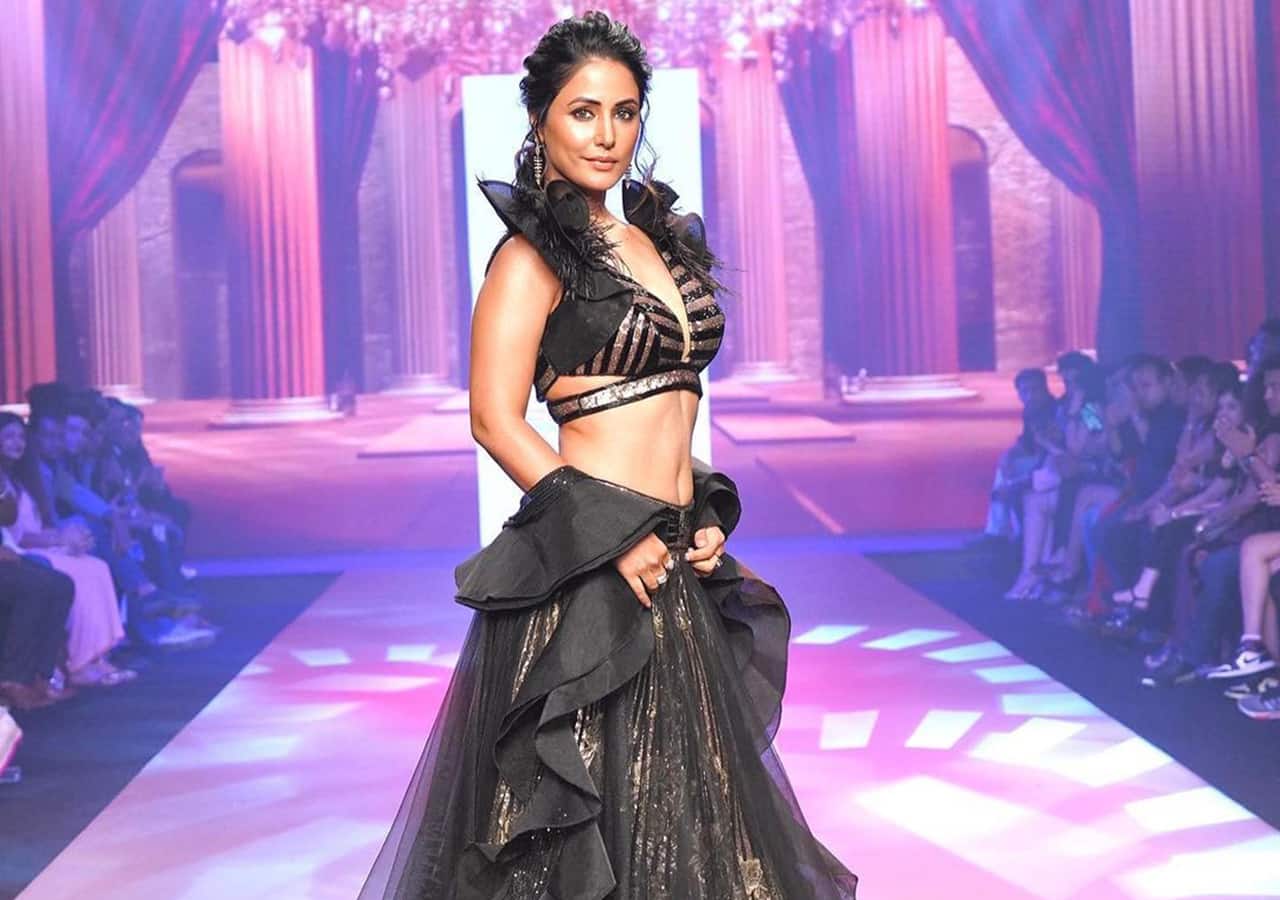 Hina Khan walks the ramp at a fashion show in Pune 