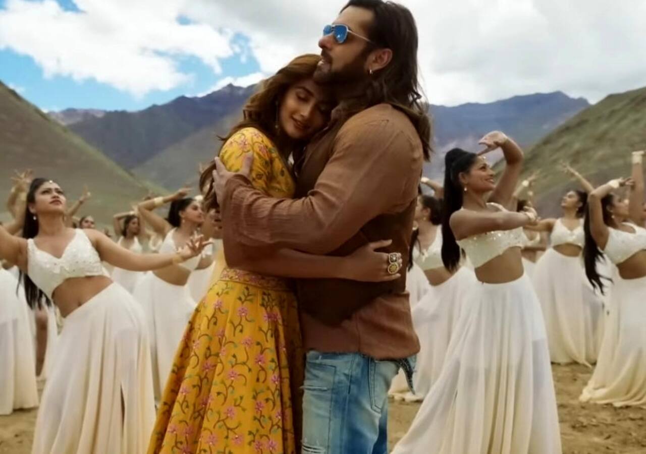 KKBKKJ Box Office Day 1 Early Estimates: सलमान खान की फिल्म ने पहले दिन कूटे इतने करोड़, देखें आंकड़े KKBKKJ Box Office Day 1 Early Estimates: सलमान खान की फिल्म ने पहले दिन कूटे इतने करोड़, देखें आंकड़े