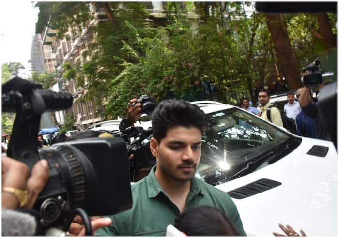 सूरज पंचोली के चेहरे पर भी साफ दिखी चिंता
