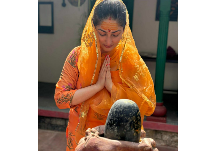 Yami Gautam pens a happy note