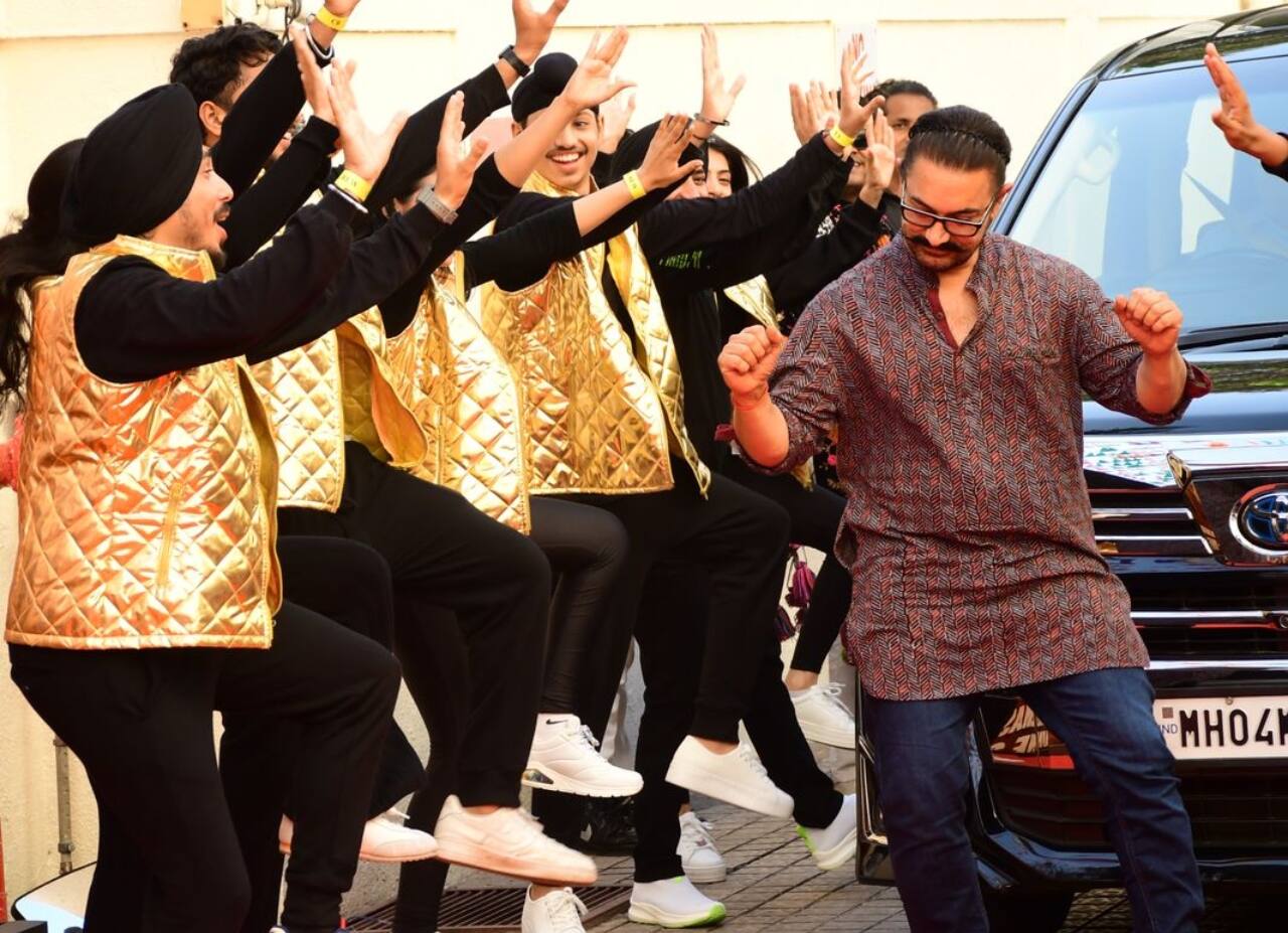 Carry On Jatta 3 के ट्रेलर लॉन्च पर आमिर खान ने किया भांगड़ा, सामने आया वीडियो