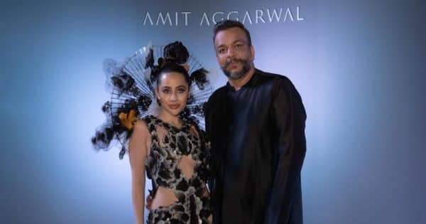 Le dernier look d’Urfi Javed dans la robe à motif de taches d’encre Roscharch d’Amit Aggarwal gagne les cœurs;  les internautes impressionnés disent : “Elle a parcouru un long chemin”