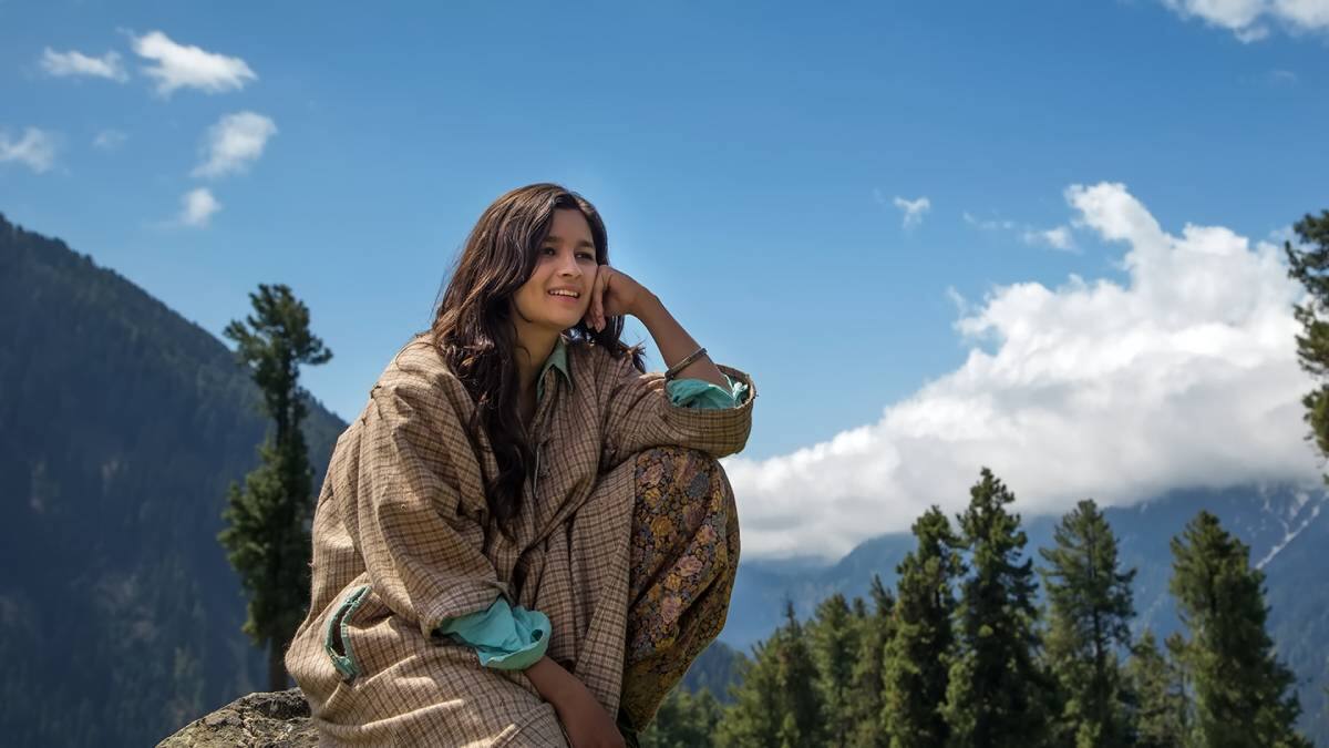 Top 10 Bollywood films shot in the beautiful Kashmir - Vimarsana News