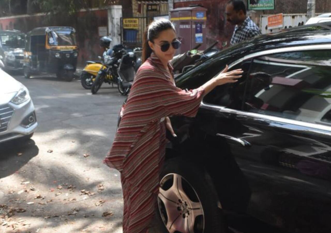 Kiara Advani papped in the city