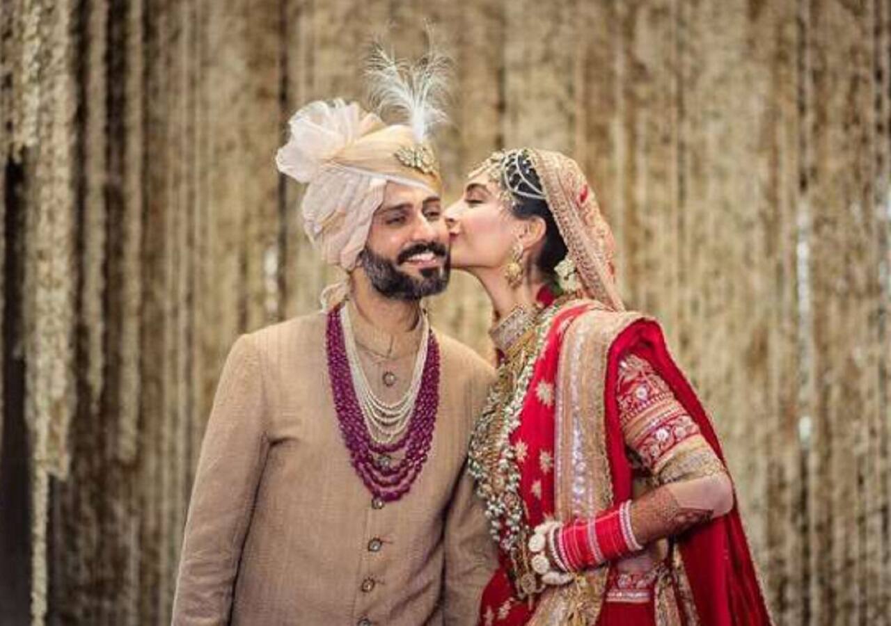 Sonam Kapoor kissed hubby Anand Ahuja on their wedding day