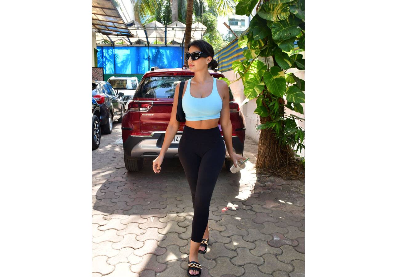 Nora Fatehi makes heads turn, and how