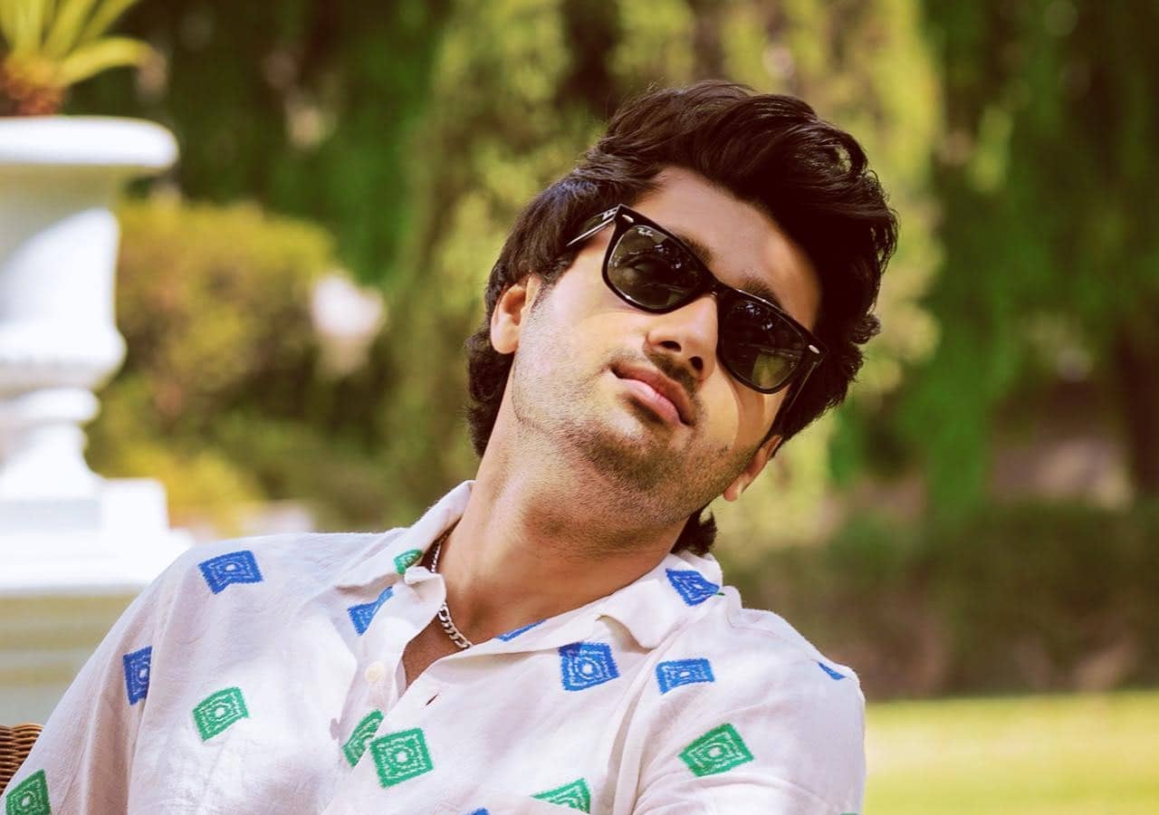 Gadar star Utkarsh Sharma is a lookalike of South star Vijay Deverakonda. Gadar star Utkarsh Sharma is a lookalike of South star Vijay Deverakonda.