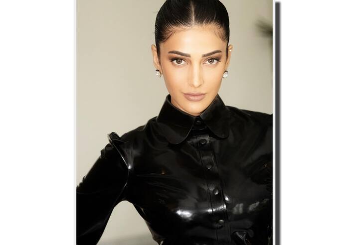 बोल्ड एंड ब्यूटीफुल लग रही थीं श्रुति हासन