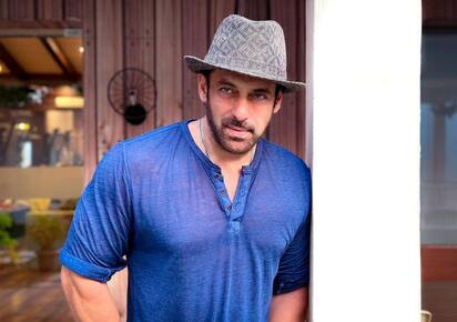 Salman Khan new photo seek attention to his fans : सलमान खान के स्वैग पर फिदा हुए फैंस, देखें भाईजान की नई तस्वीर