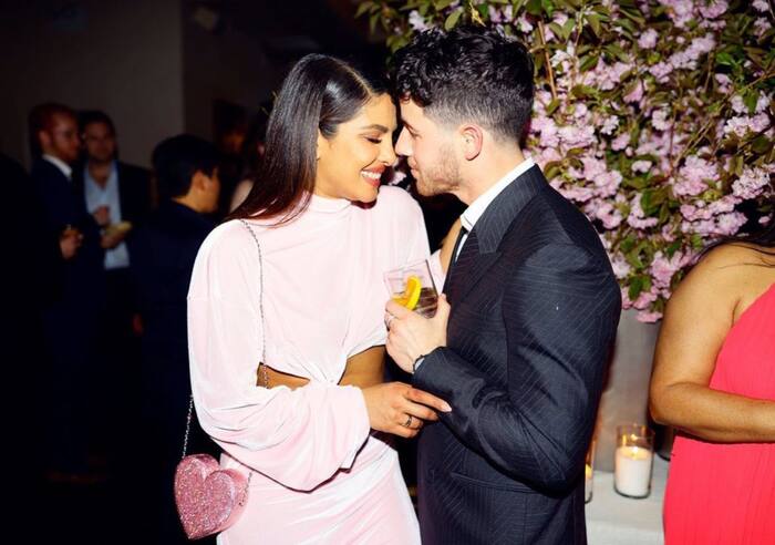 Priyanka Chopra and Nick Jonas' mushy picture