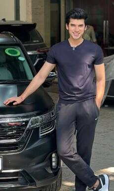 लग्जरी कार के मालिक हैं ये 10 TV कलाकार