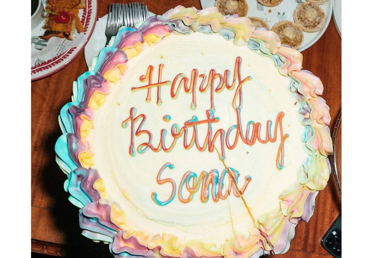 Sonam Kapoor-Anand Ahuja's son Vayu turns 6 months old; Actress gives a  glimpse of his 'Half Birthday' cake | PINKVILLA