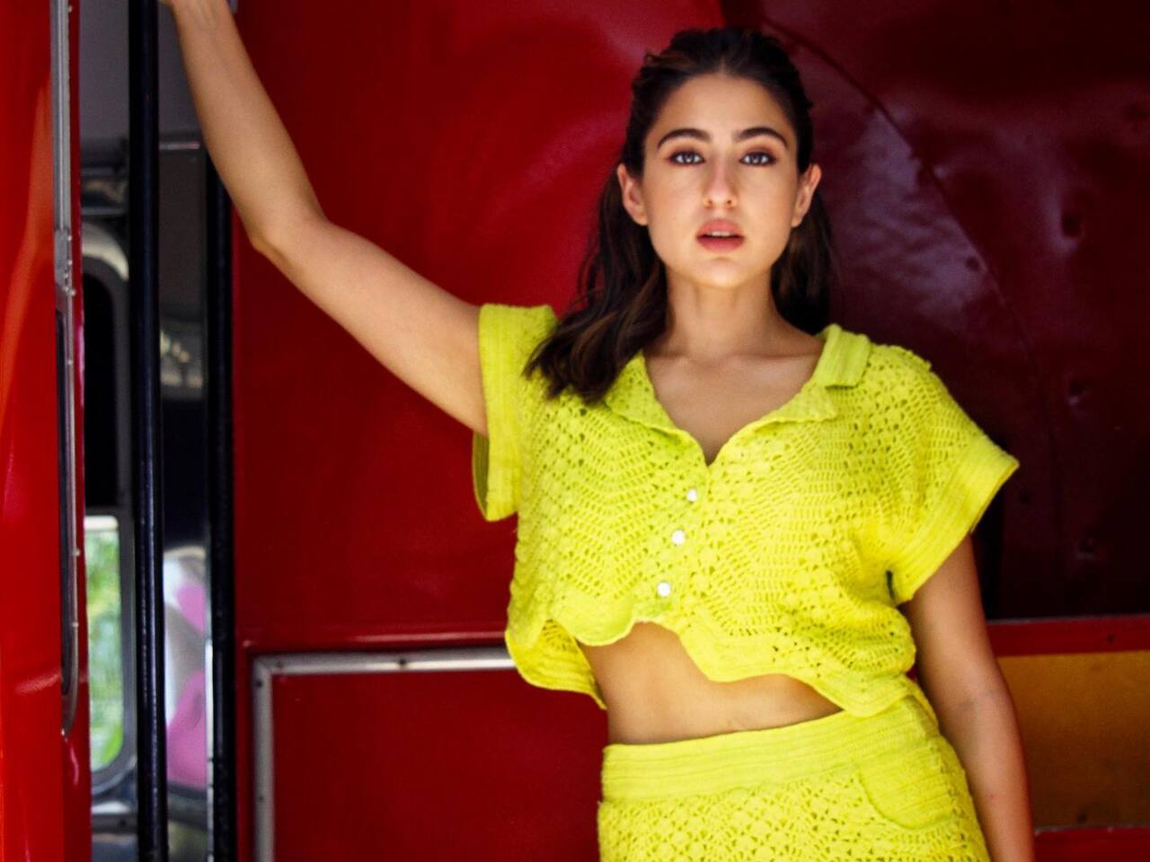 ‘Stingy’ Sara Ali Khan survives on hotspots in Abu Dhabi, refuses to spend even Rs  400 for roaming