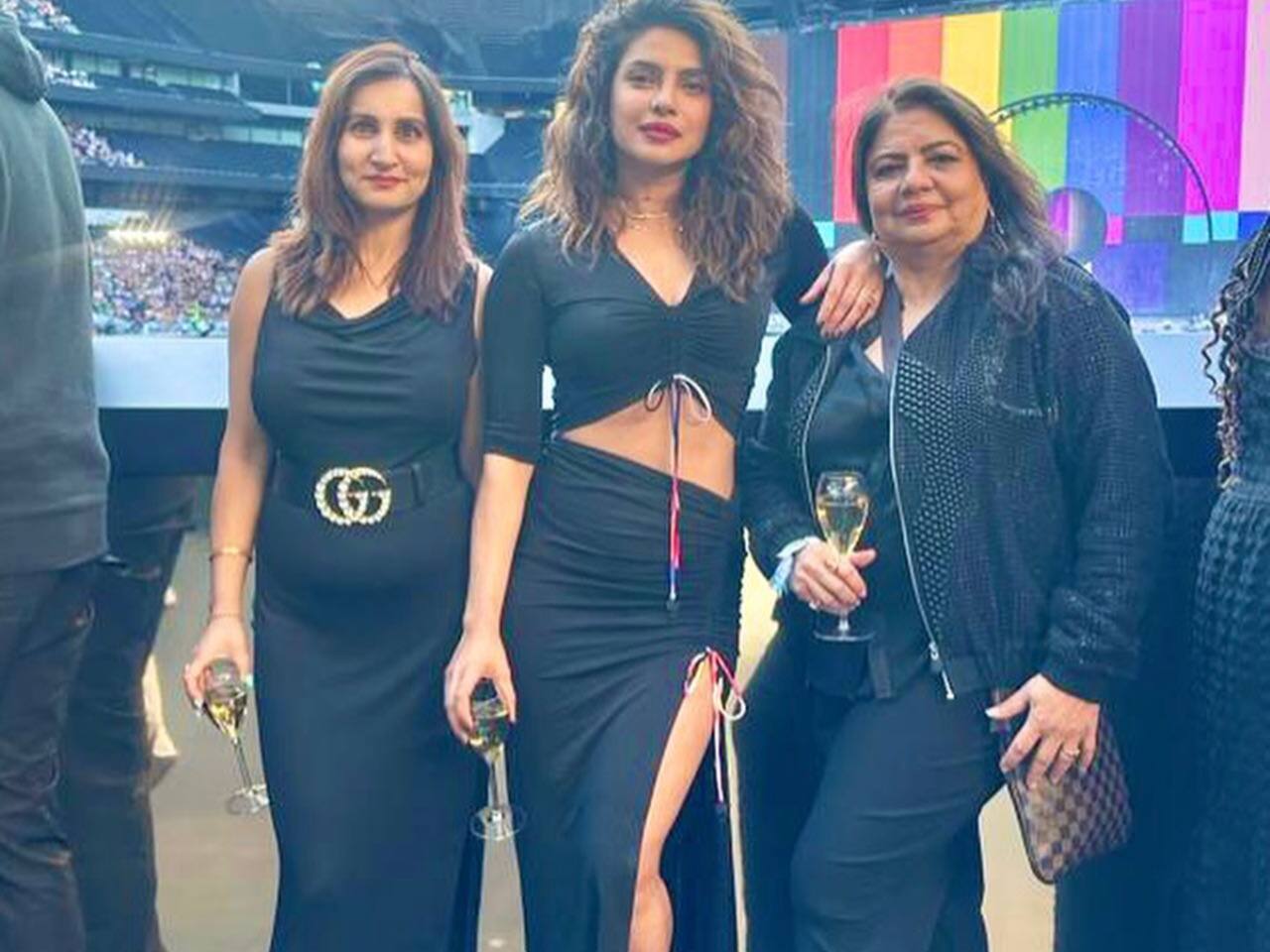 Priyanka Chopra has the time of her life at Beyonce's London concert; shares candid pictures