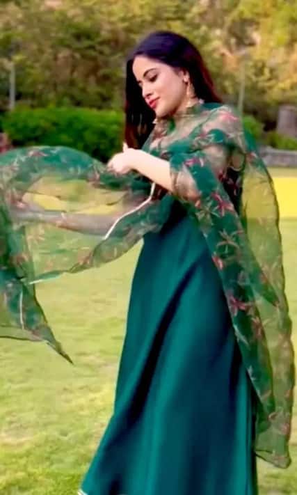 urfi javed green dress Urfi Javed's Red Carpet Moment Is Infinitely Daring All The Way Through