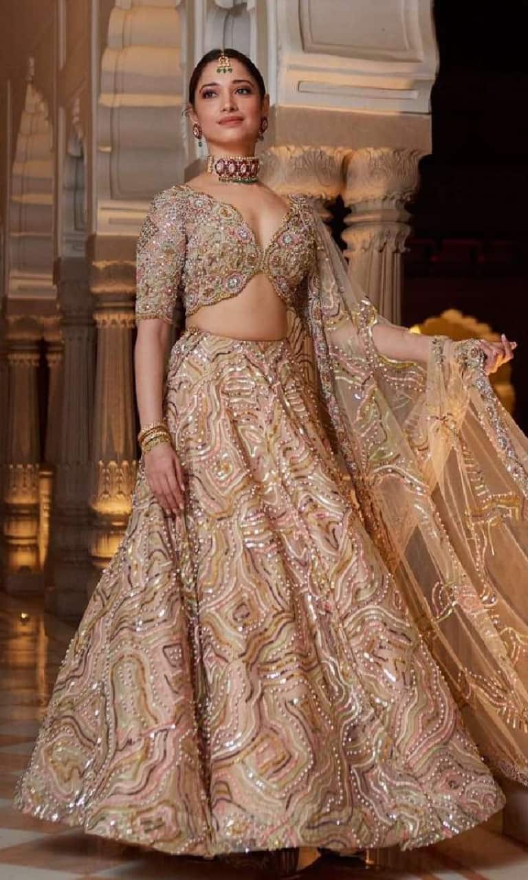 Gold Lehenga Designs | Color Combinations for 2022 brides | Golden lehenga,  Indian bridal dress, Lehenga designs color combinations