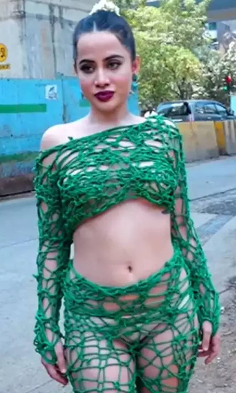 Urfi javed boob