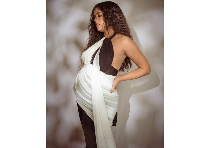 इशिता दत्ता ने फ्लॉन्ट किया बेबी बंप