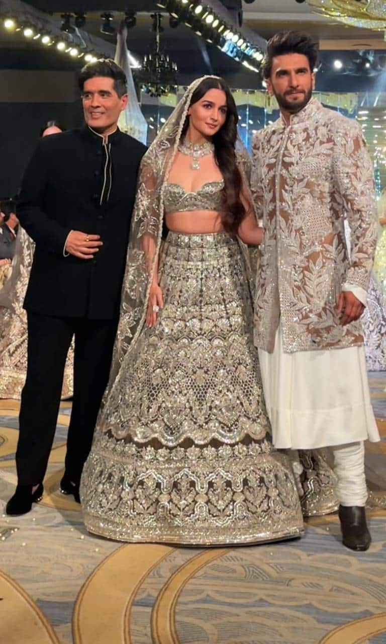 Manish malhotra wedding on sale dress for man