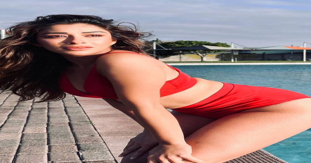 Khatron Ke Khiladi 13 Nyra Banerjee Sets Social Media Afire With Her Scorching Hot Bikini Pics