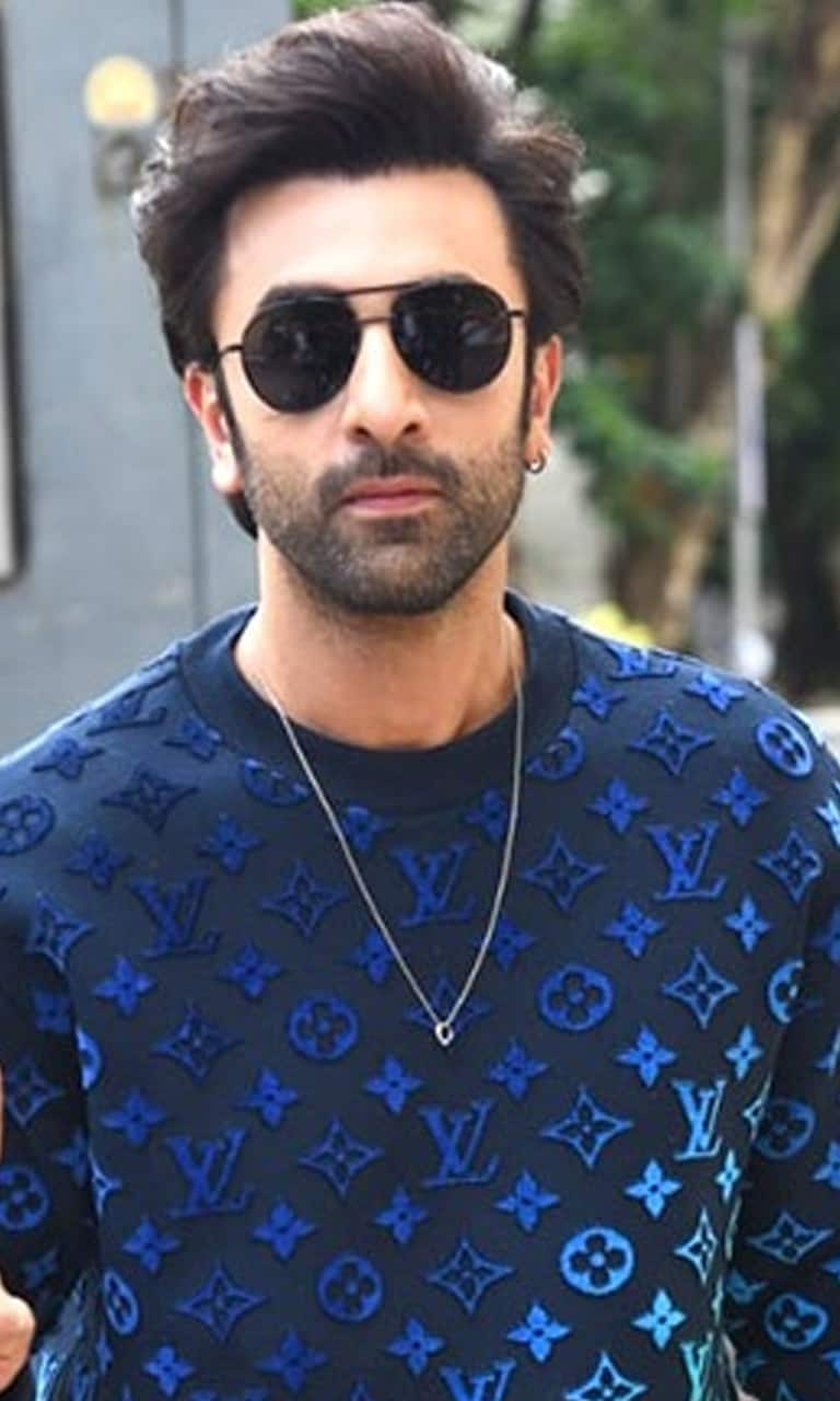 Men's black sunglasses with silver frames, Ranbir Kapoor With Sunglasses,  at the movies, bollywood stars png | PNGEgg