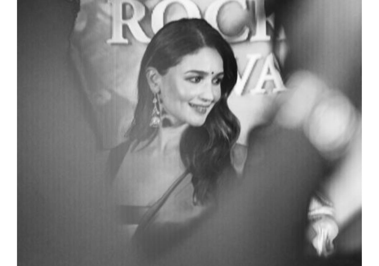Alia Bhatt's candid grabs the attention 