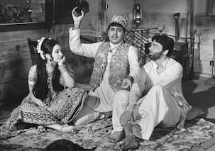 Saira Banu shares an interesting BTS story from late Dilip Kumar's movie Sagina [View Post]