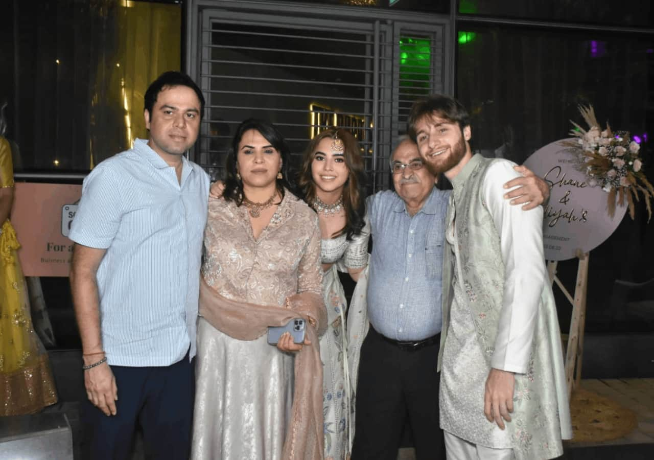 For Anurag Kashyap's Daughter Aaliyah Kashyap's Engagement, Palak Tiwari's  Sparkling Saree With A Bralette Blouse Gave Ethnic Dressing A Modern Touch