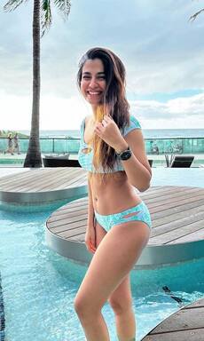 Shreya Dhanwanthary's top 10 hottest beach looks will leave your jaws dropped
