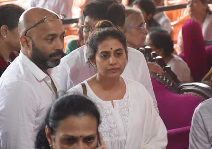 Nitin Desai Funeral: Sonali Kulkarni visits the bereaved family