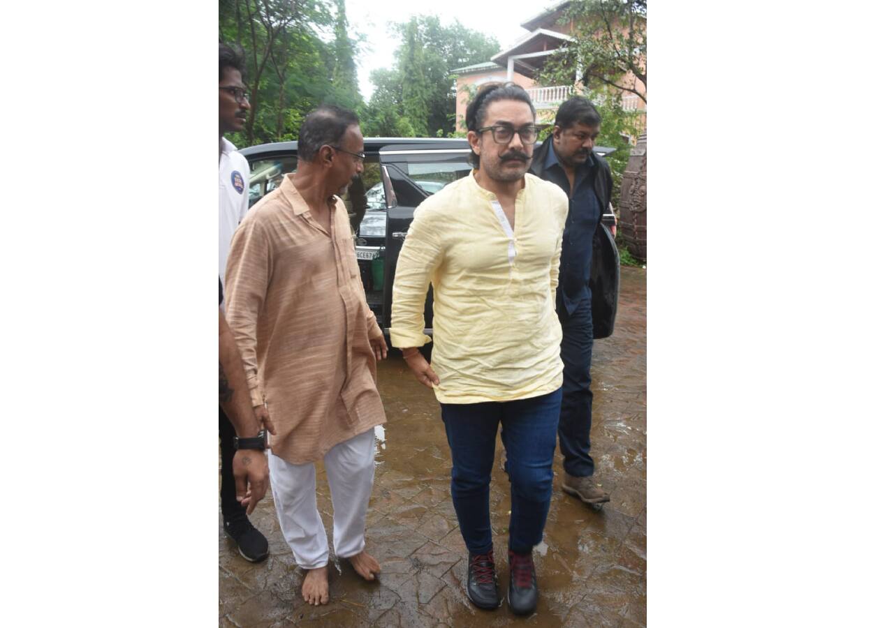 अंतिम दर्शन करने पहुंचे आमिर खान (Aamir Khan)